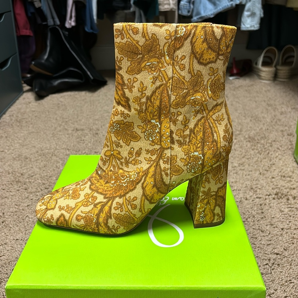 Sam Edelman Codie tumeric boots size 9